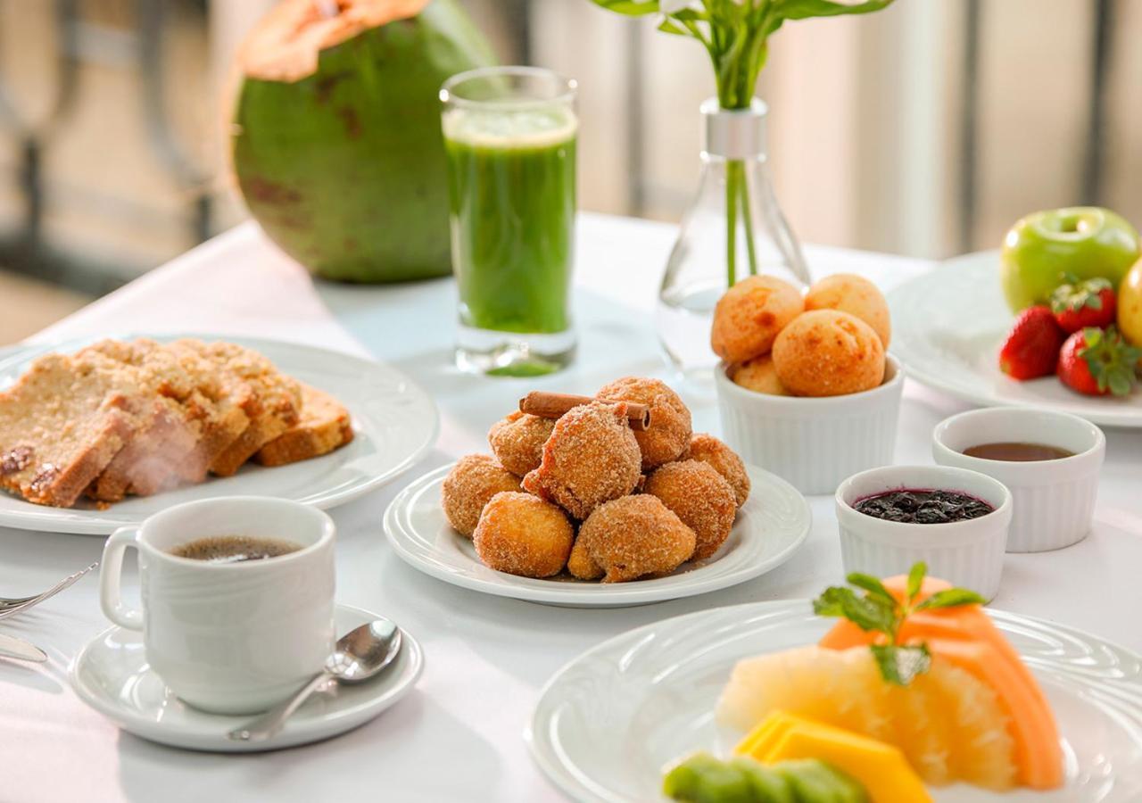 فندق Gran Estanplaza Berrini ساو باولو المظهر الخارجي الصورة A selection of Brazilian breakfast foods
