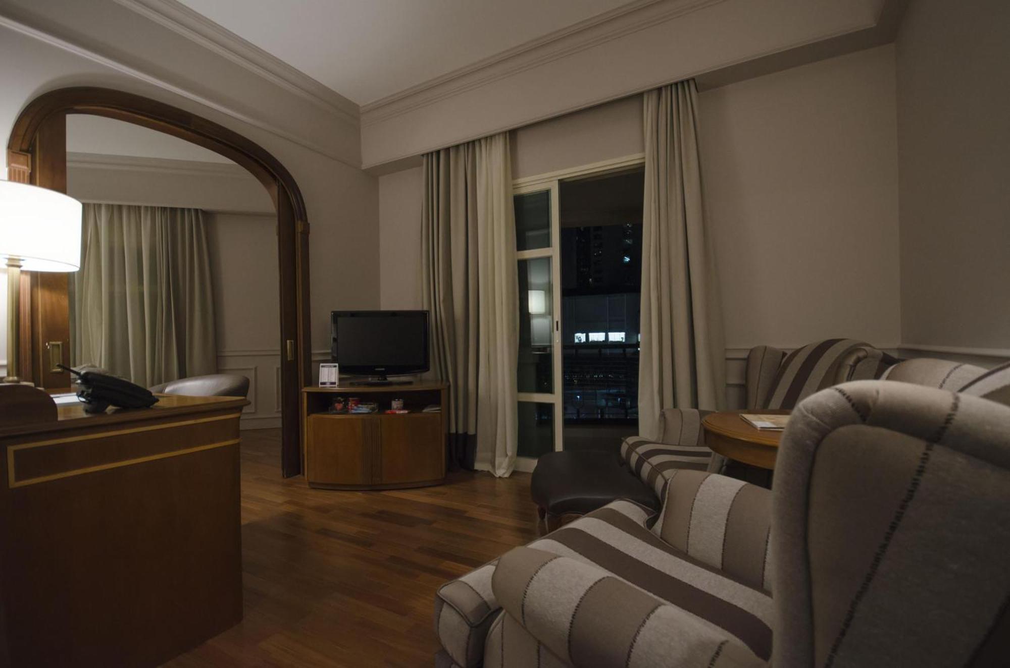 فندق Gran Estanplaza Berrini ساو باولو الغرفة الصورة A suite at the hotel